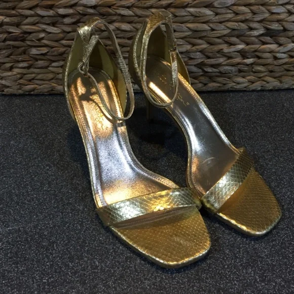 Lilly Pulitzer Gold “Natalie” Heels - Picture 12 of 15